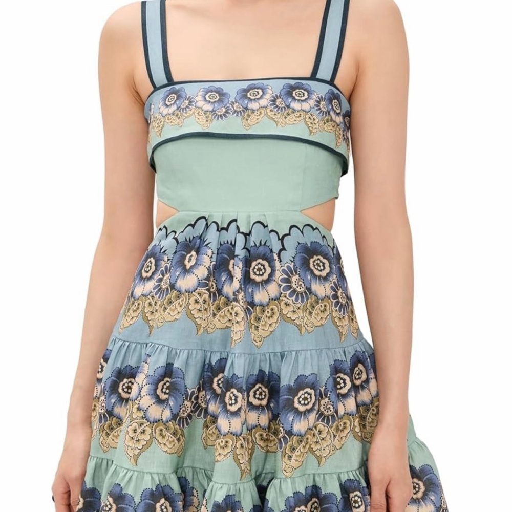 Brand: ALÉMAIS
madalena cut out mini dress size 2